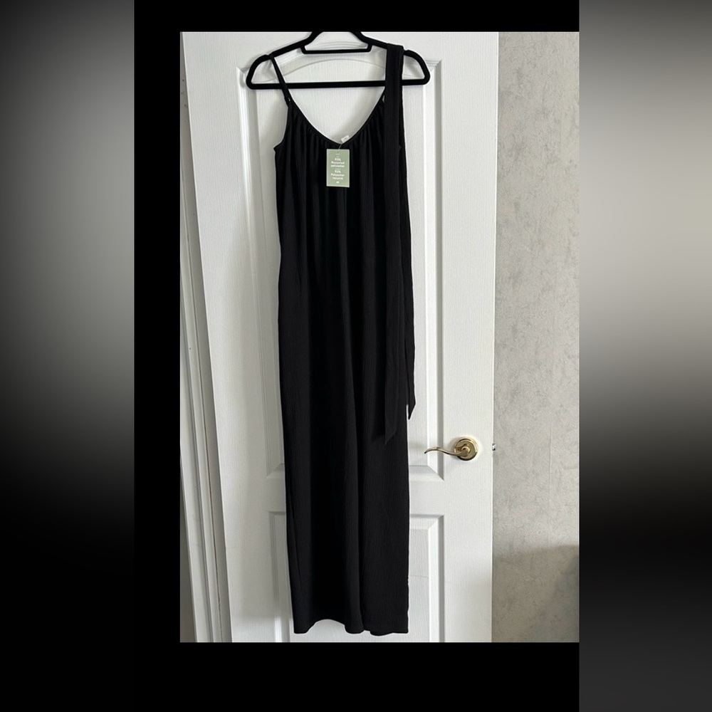 BNWT H&M Elegant Black Women's Jumpsuit